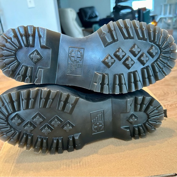 Dr Martens Platform Sinclair Hearts. Size 6. BNIB. - Picture 10 of 12